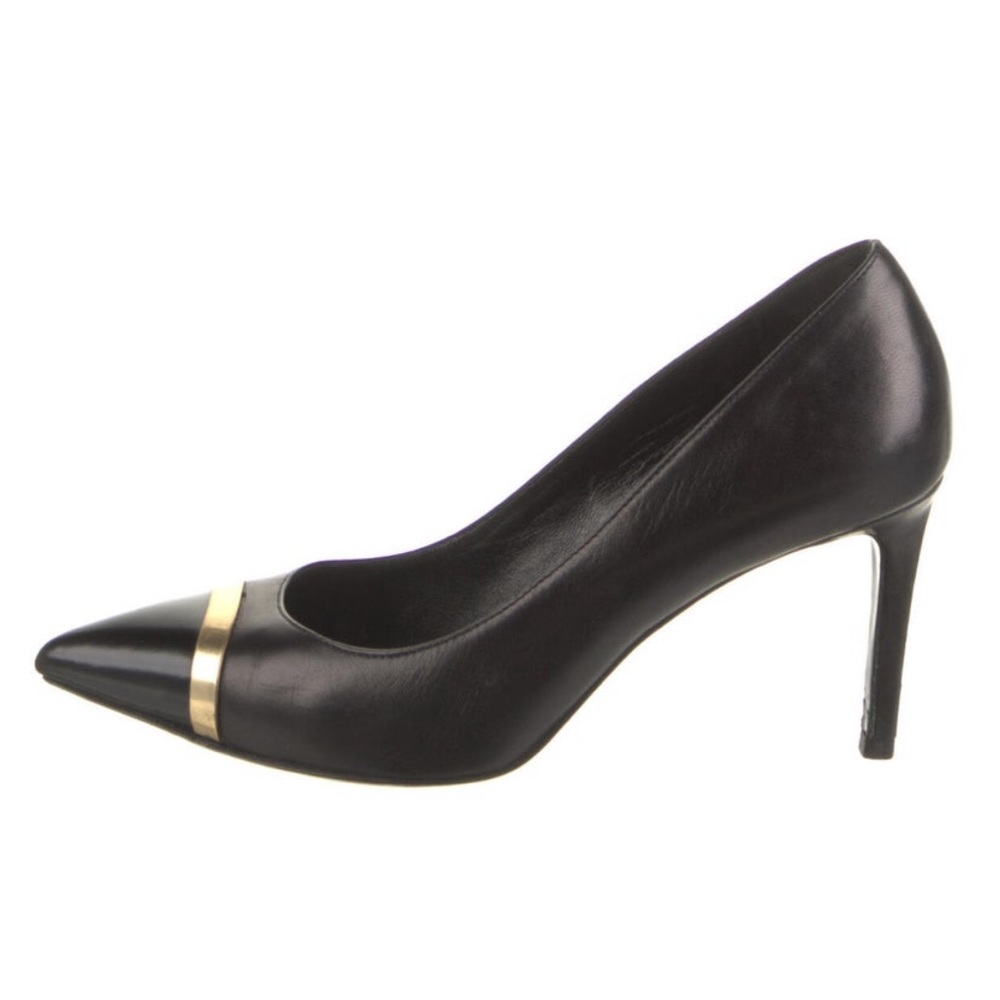 Yves Saint Laurent Leather Pumps.Size 6.5/IT 36.5 Black Leather.Good condition.